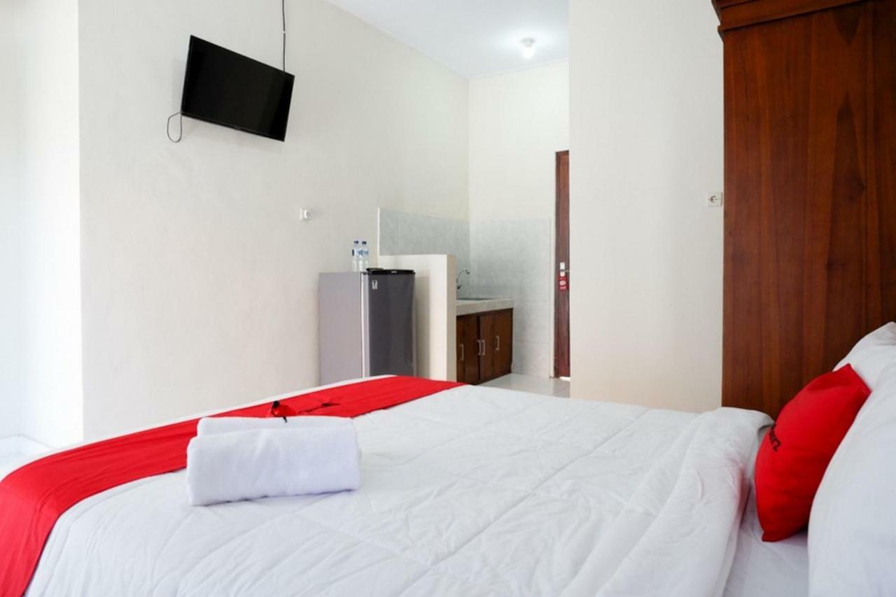 Reddoorz Near Mertasari Beach Denpasar Szoba fotó