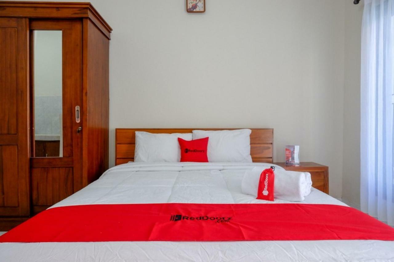 Reddoorz Near Mertasari Beach Denpasar Szoba fotó